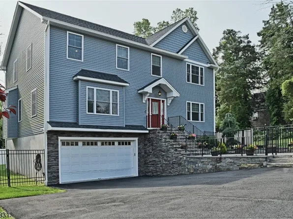 24 Clover Ln, Lincoln Park Boro, NJ 07035