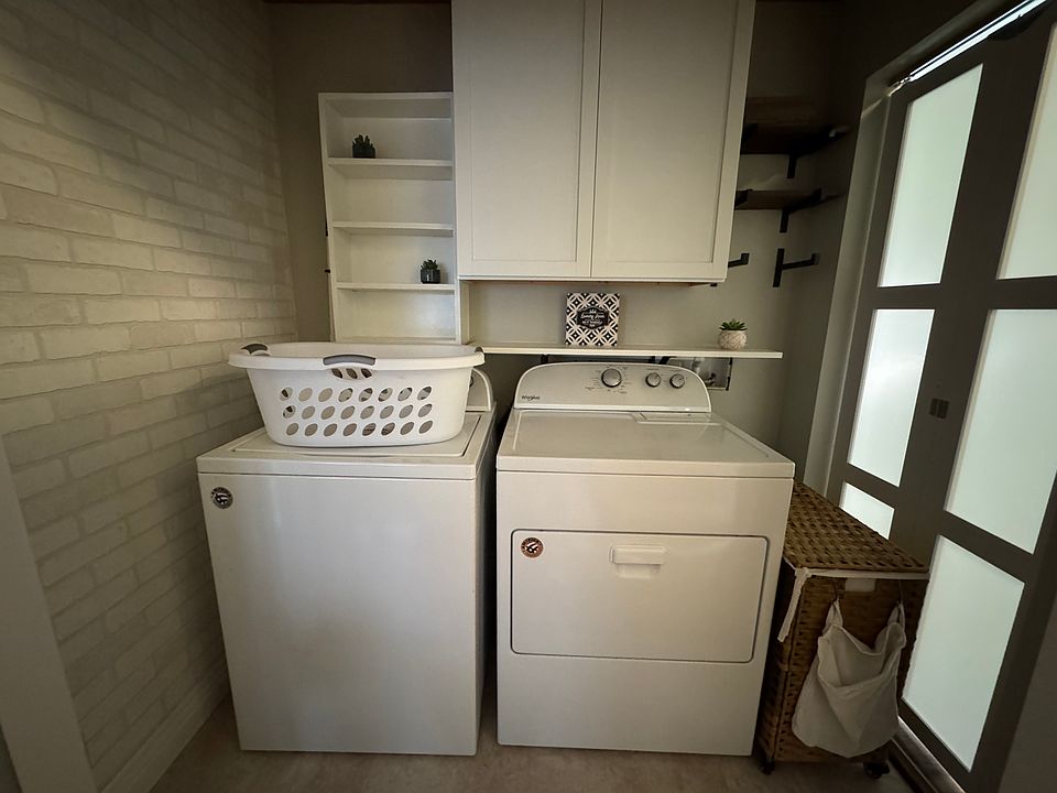 1st image of 3 Hartsfield Ln