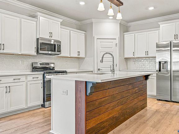 5th image of 14824 Demarie Ln