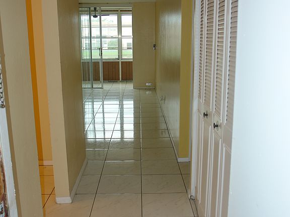 5th image of 2800 W Sunrise Lakes Dr #206