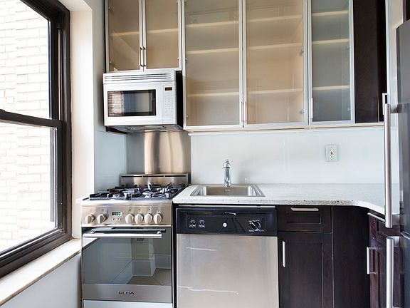 3rd image of 56 7th Ave APT 8B
