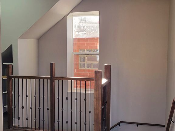 5th image of 4834 S Union Ave #1