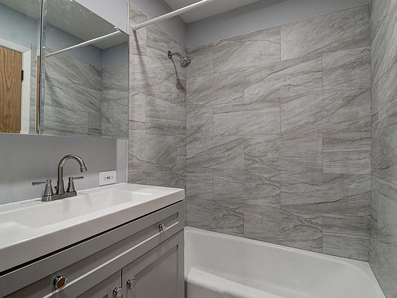 5th image of 8908 Steven Dr APT 2B