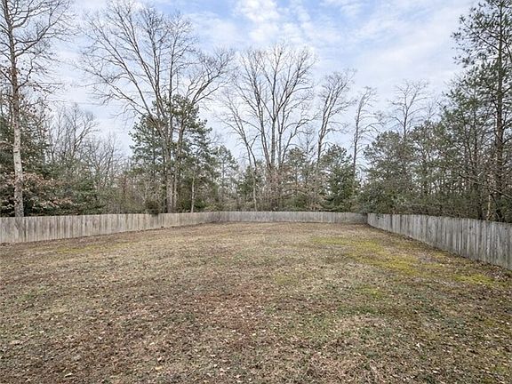 4th image of 211 Pine Ridge Rd