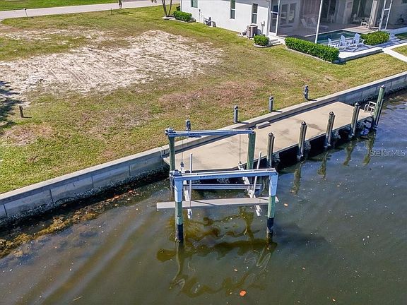 4th image of 2120 Gulfview Rd #15