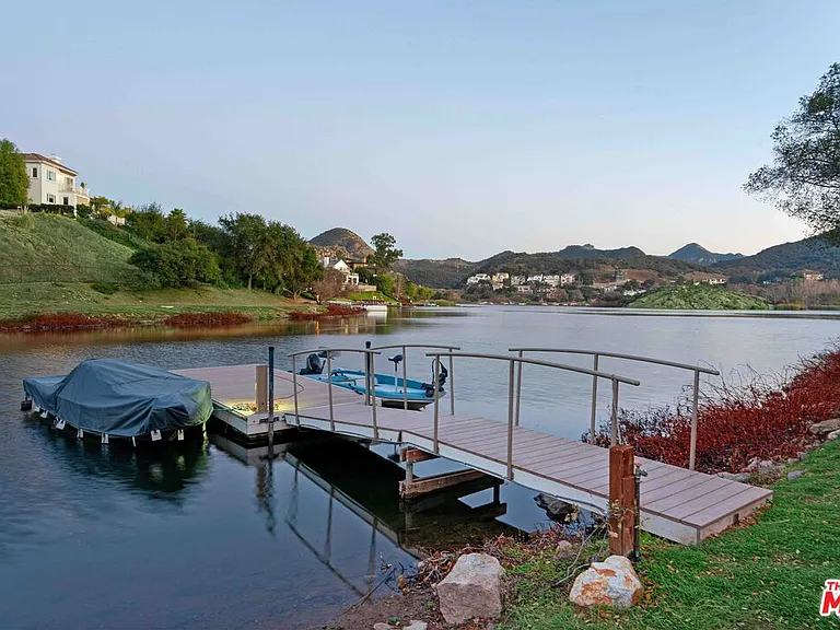 111 Lake Sherwood Dr — Photo 4