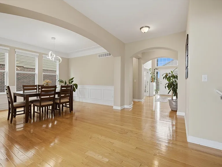 1114 Wales Dr — Photo 16