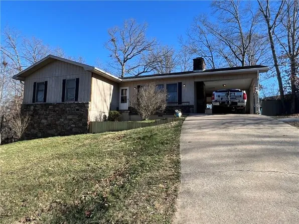 4 Rosedale Ln, Bella Vista, AR 72715