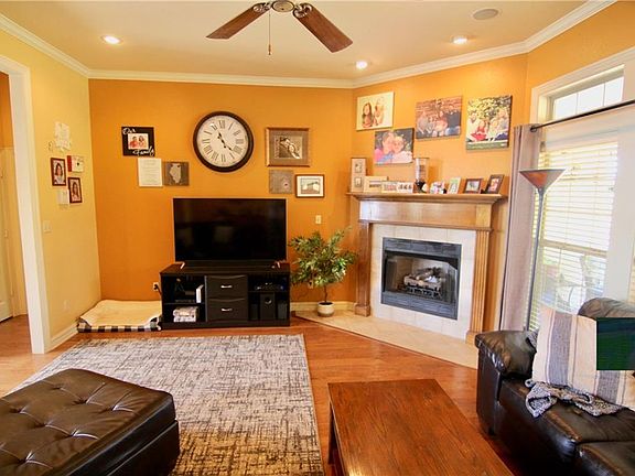 4th image of 731 Powderhorn Cir