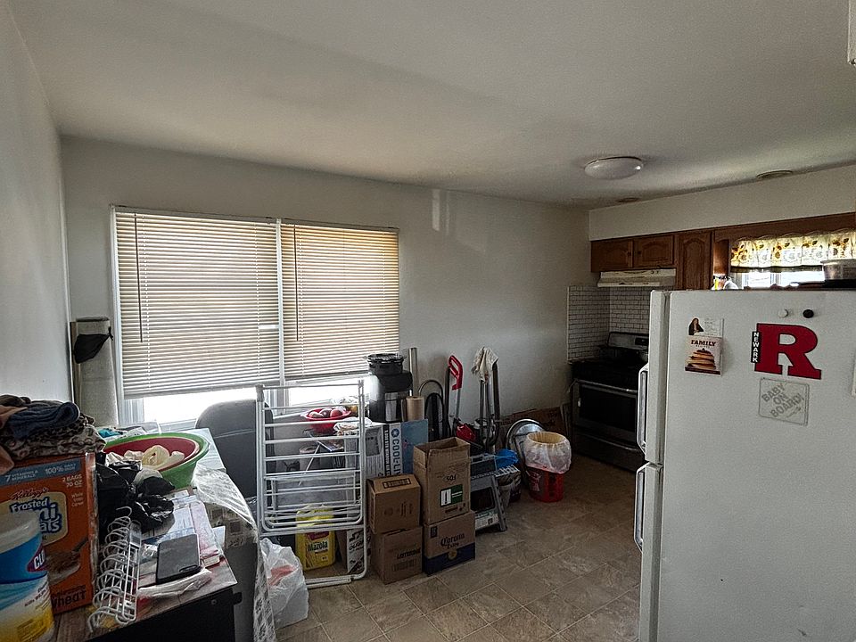 eat in kitchen
