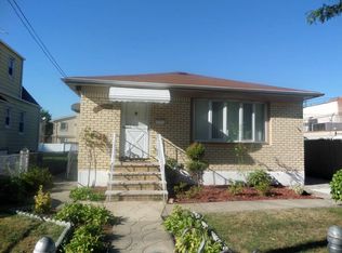 16219 78th Ave, Fresh Meadows, NY 11366