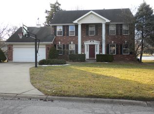 212 Villa Dr, Lake Saint Louis, MO 63367