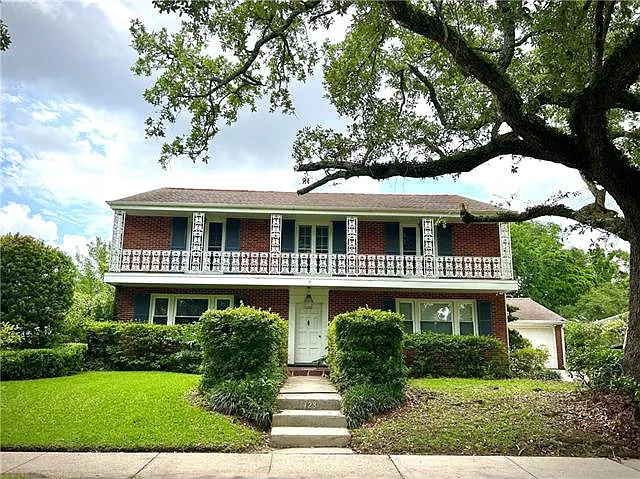 428 Topaz St — Photo 1