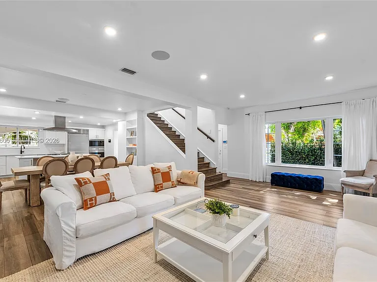 5236 Pine Tree Dr — Photo 8