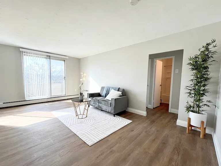 72 Alison Ave — Photo 7