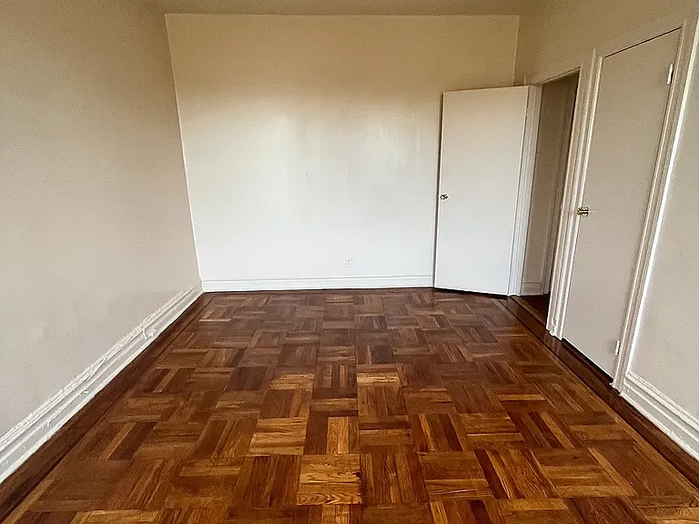 1900 Quentin Rd #B1 — Photo 3