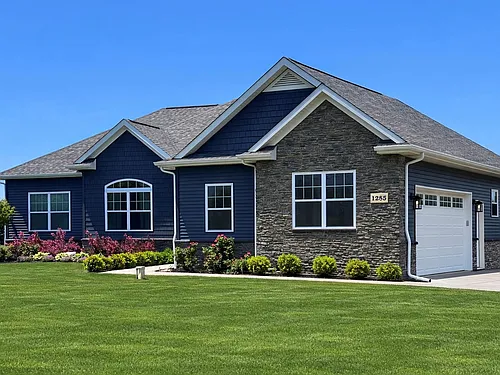 1285 Sweet Grass Trl Photo 1