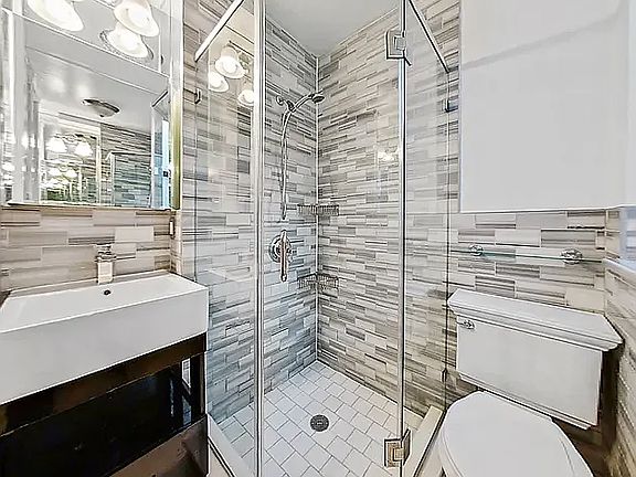 5th image of 222 Avenue B #1R