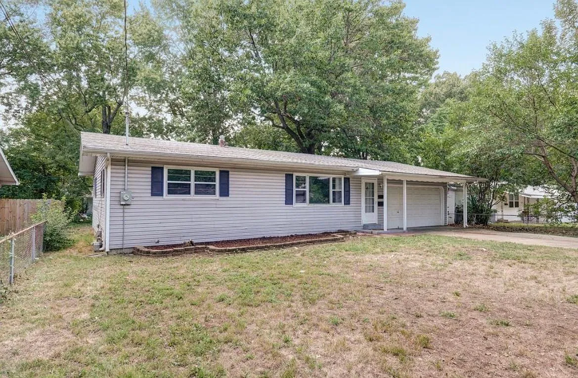 1339 S Prince Ln — Photo 3