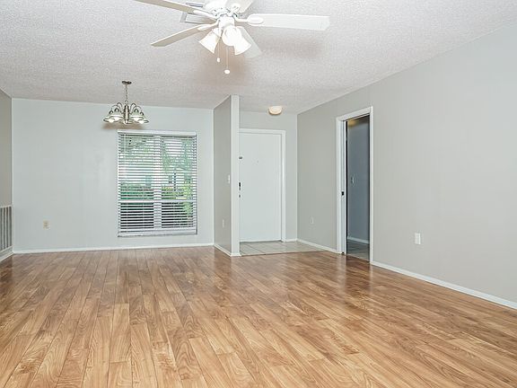 3rd image of 3907 Lemonwood Dr