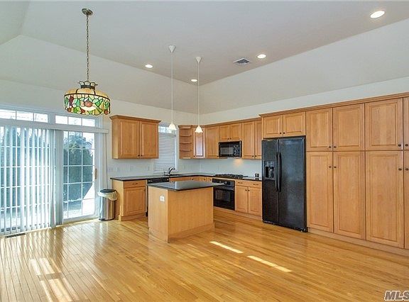 2nd image of 279 S Ocean Ave
