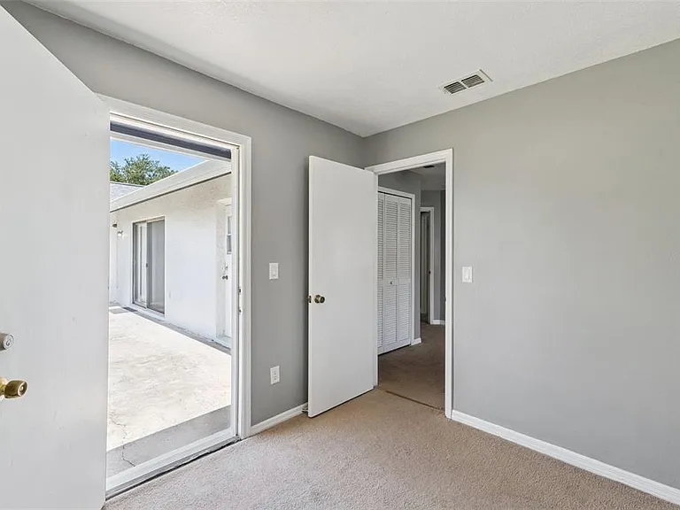 1431 Sackett Cir — Photo 17