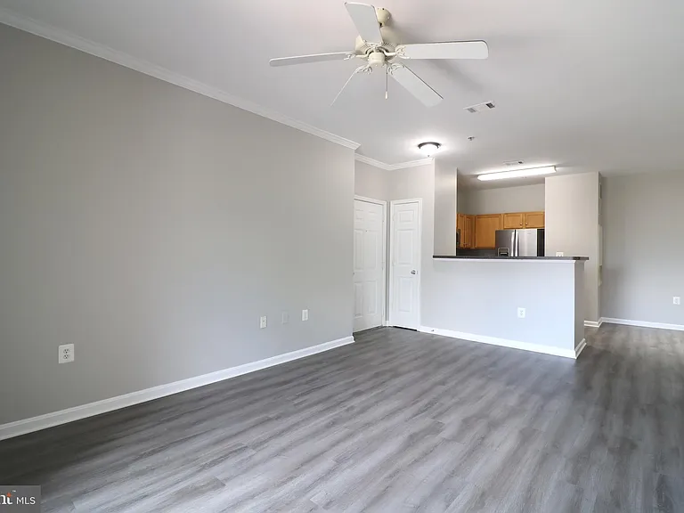 5117 E Travis Edward Way #5117E — Photo 2