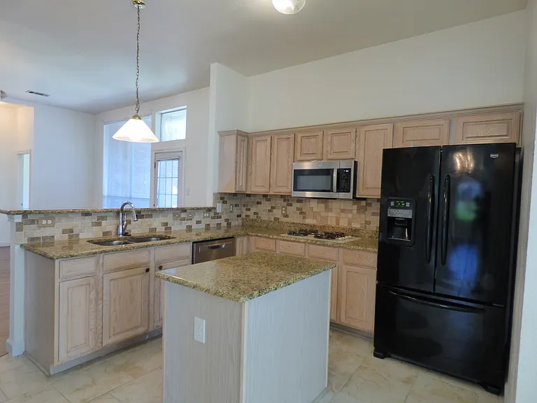 3904 Valez Dr — Photo 20
