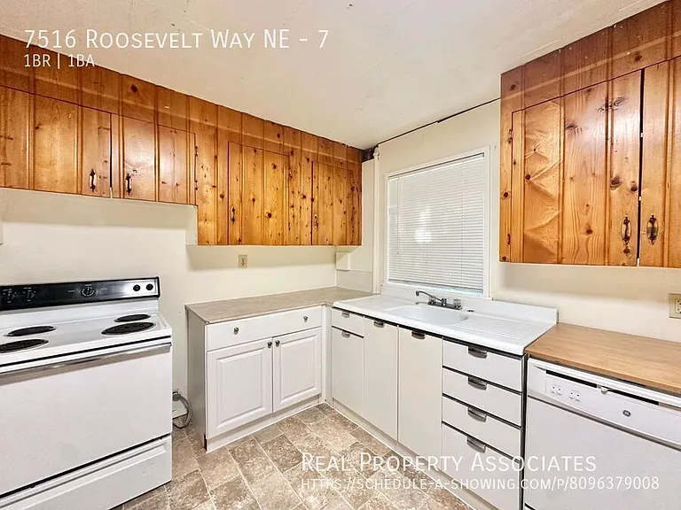 7516 Roosevelt Way NE #7 — Photo 15