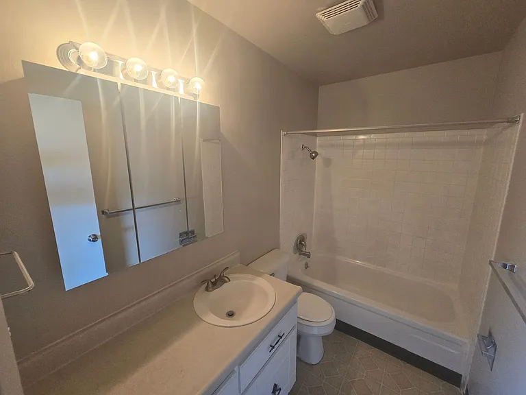 1691 Moore Ave #3 — Photo 14