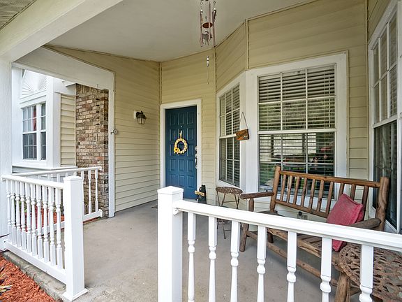 3rd image of 4003 Silverspring Dr