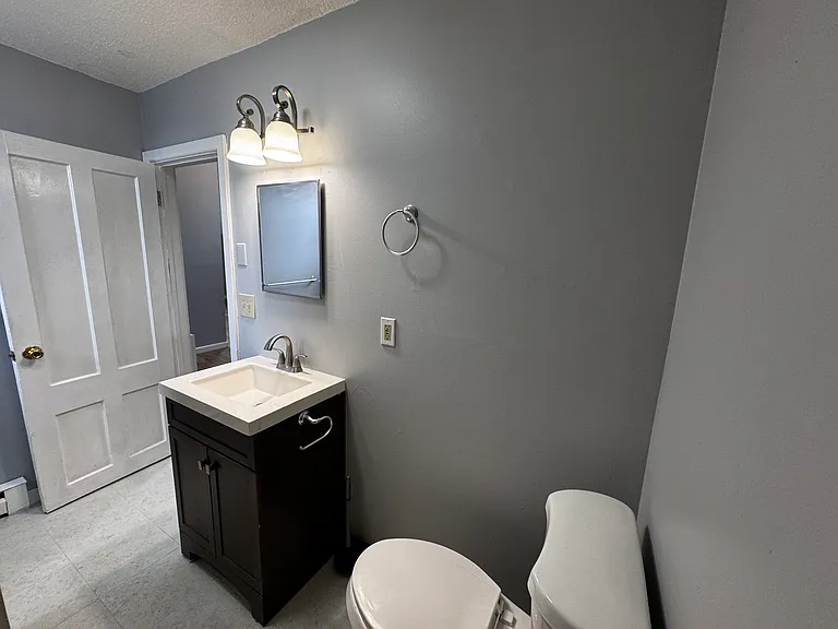 18 W Pearl St #3 — Photo 9