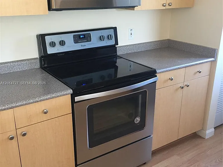 1900 Van Buren St #214B — Photo 4