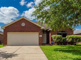 2805 Seastrand Ln, Dickinson, TX 77539