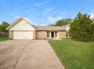 608 Westridge Ct, Yukon, OK 73099