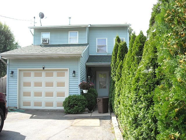 2nd image of 3147 21st St
