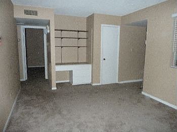 2nd image of 523 W Pebble Beach Dr