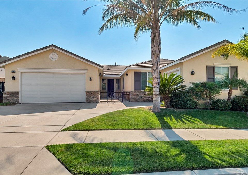 1st image of 12387 Goodwood Dr