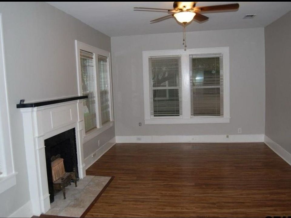 2nd image of 815 S College Ave
