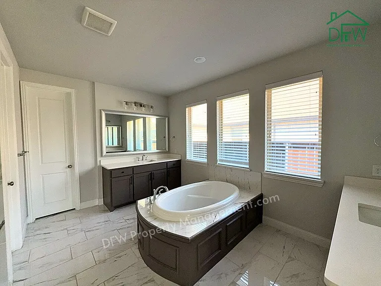 501 Upper Falls Ln — Photo 11