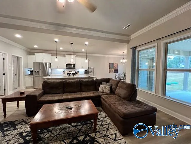 136 Gardencove Cir — Photo 8