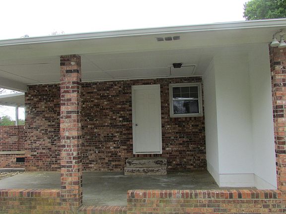 5th image of 317 Hazel Dr