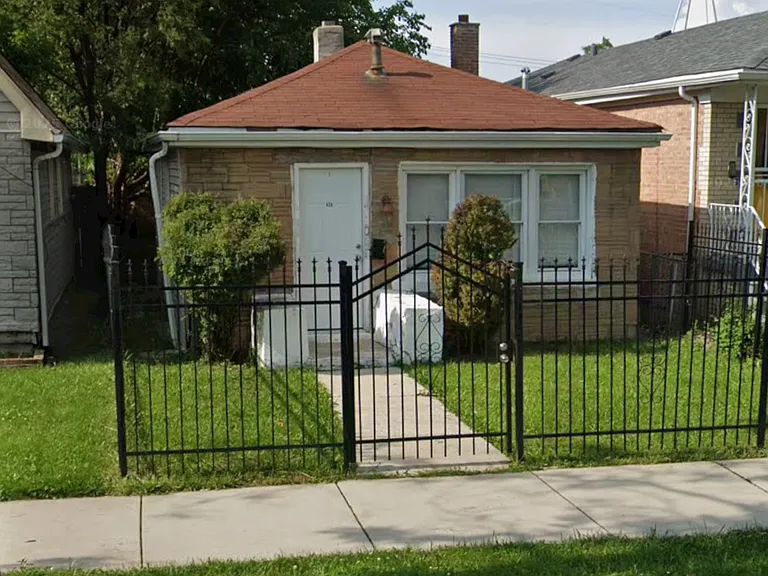 426 W 95th Pl — Photo 1