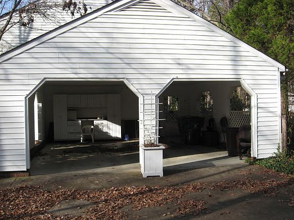 2nd image of 6433 Shaftesbury Ln