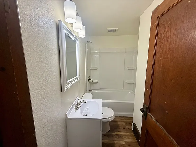 1314 W Thomas St — Photo 12