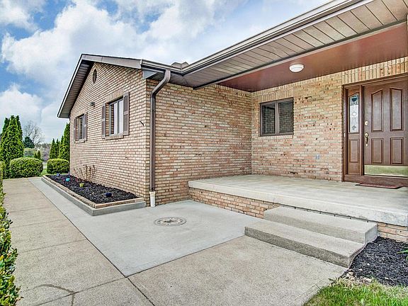 3rd image of 7179 Redwood Valley Ct