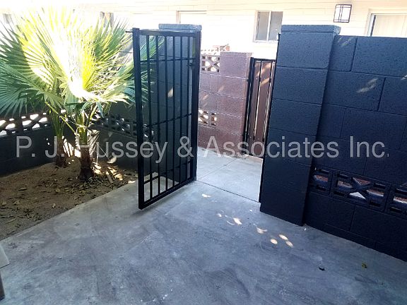 5th image of 7305 E Belleview St