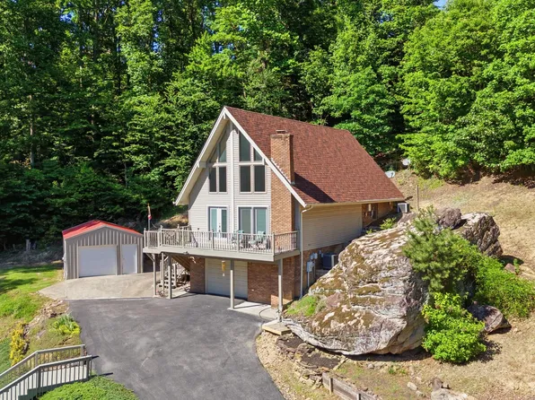 832 Cliffs Edge Rd, East Bernstadt, KY 40729