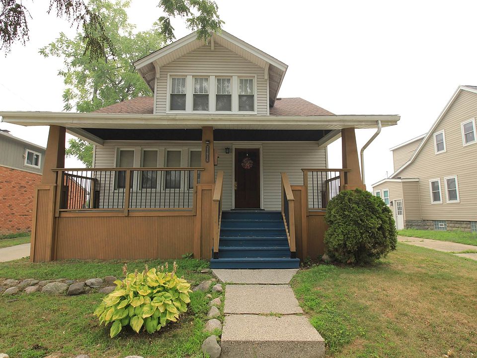 1st image of 21916 Lakeview St