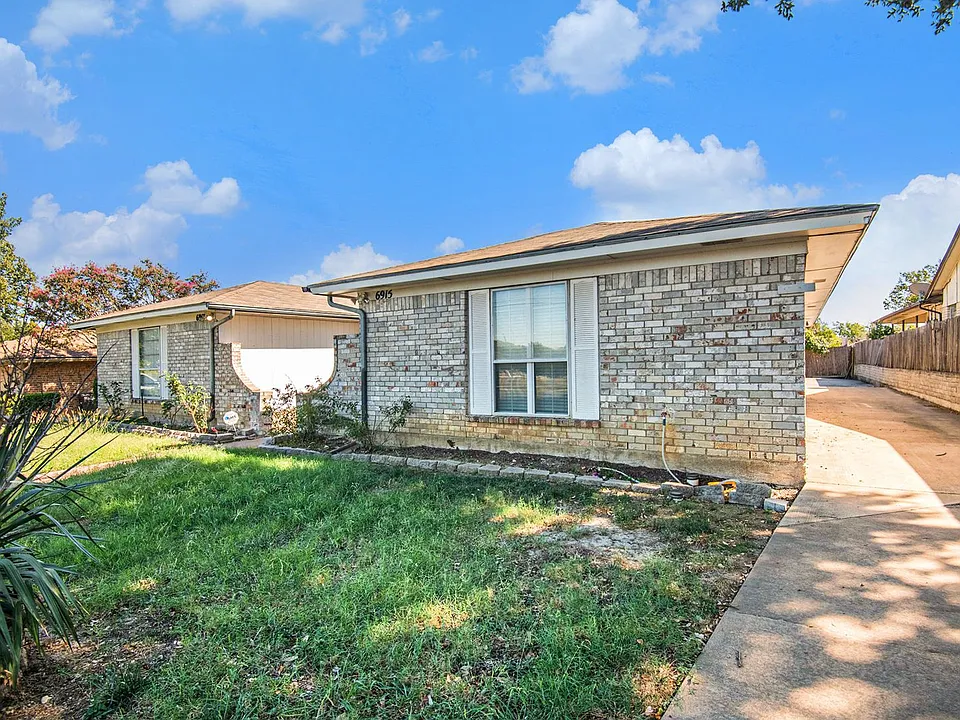 6915 W Cleburne Rd
